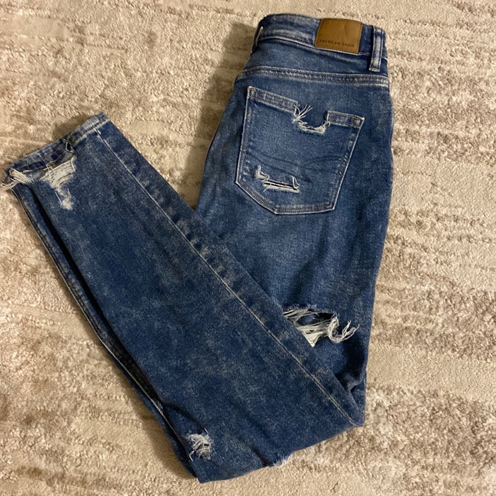AMERICAN EAGLE ripped baggy jeans